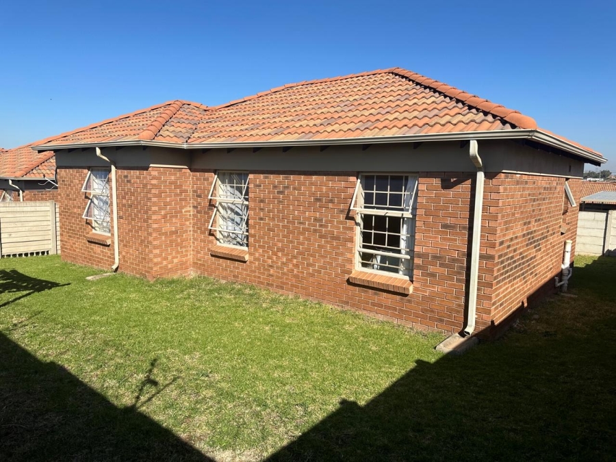 3 Bedroom Property for Sale in Olievenhoutbosch Gauteng