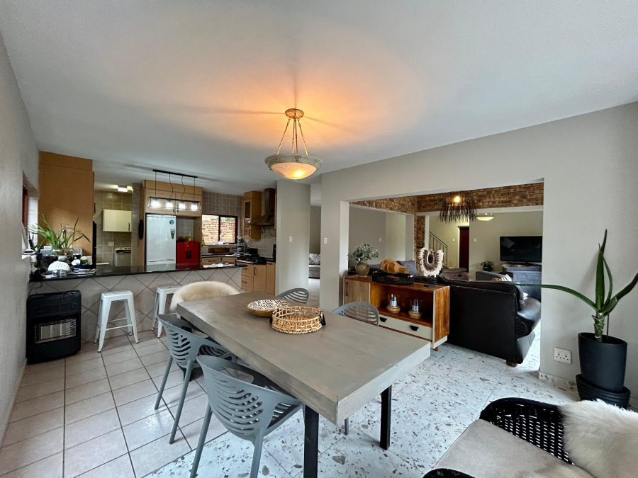 To Let 4 Bedroom Property for Rent in Silver Lakes Gauteng