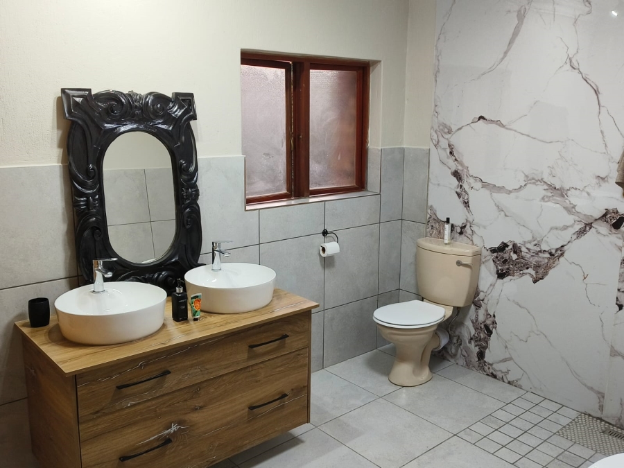 To Let 4 Bedroom Property for Rent in Silver Lakes Gauteng