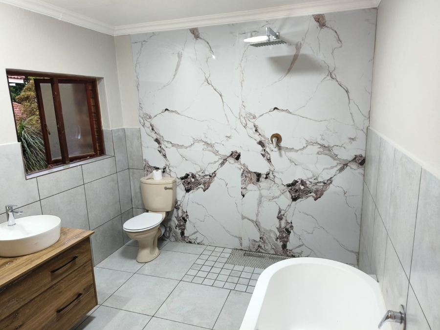 To Let 4 Bedroom Property for Rent in Silver Lakes Gauteng