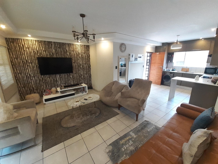 2 Bedroom Property for Sale in Ferndale Gauteng