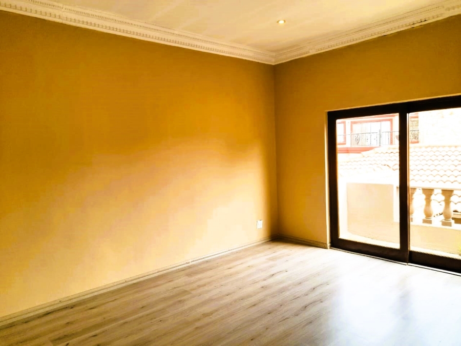 4 Bedroom Property for Sale in Blue Hills Country Estate Gauteng