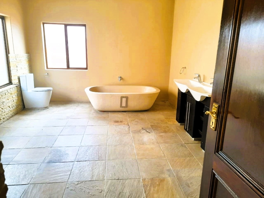4 Bedroom Property for Sale in Blue Hills Country Estate Gauteng