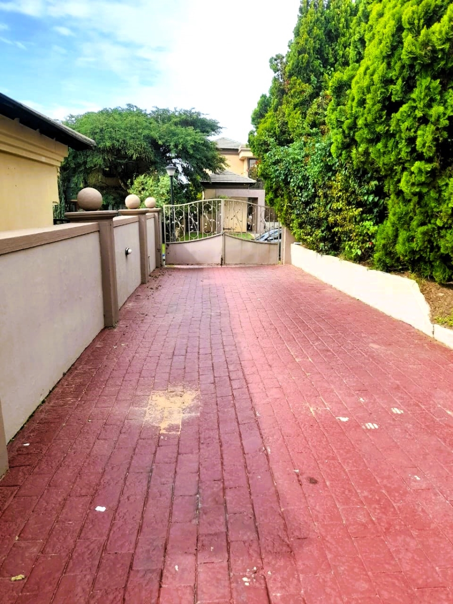 4 Bedroom Property for Sale in Blue Hills Country Estate Gauteng