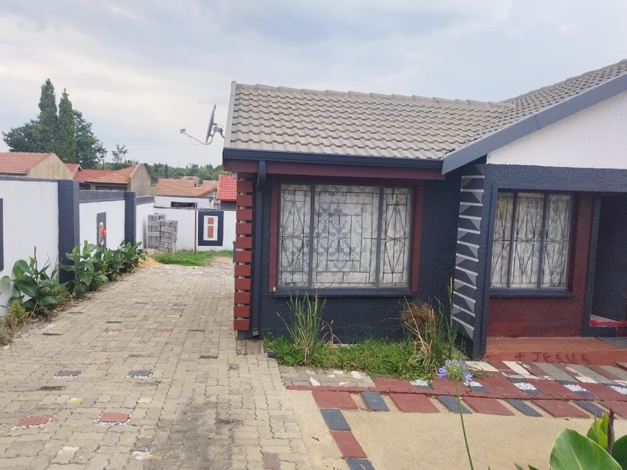 3 Bedroom Property for Sale in Birchleigh North Gauteng