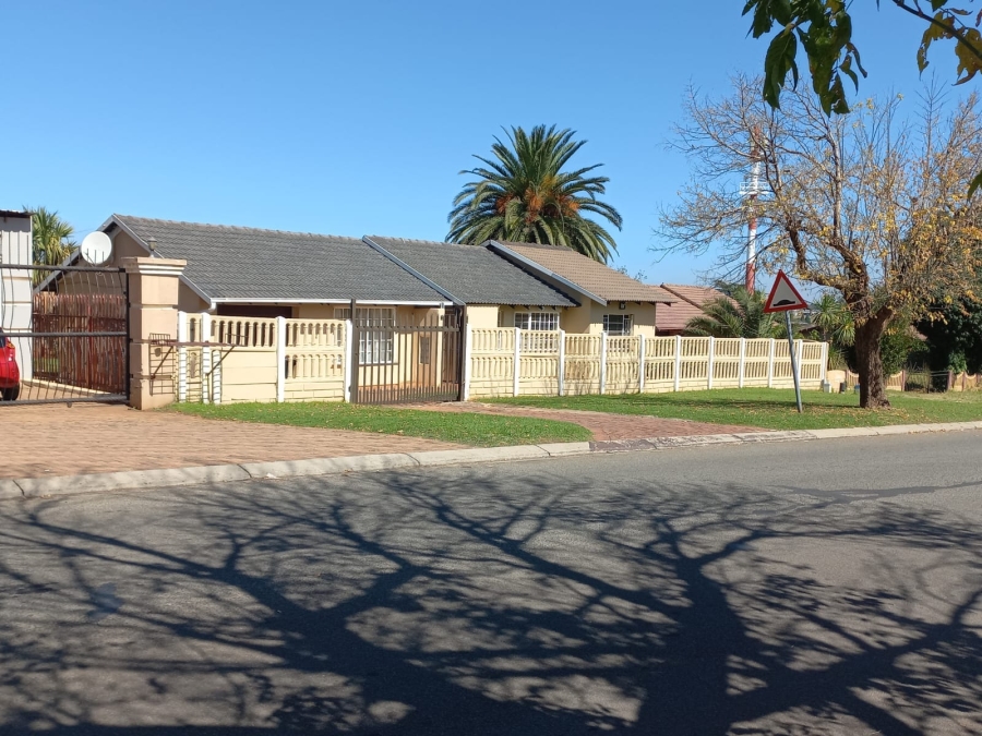 4 Bedroom Property for Sale in  Dalpark Ext 11 Gauteng