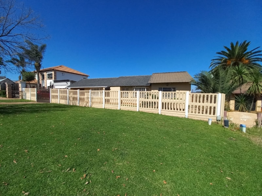 4 Bedroom Property for Sale in  Dalpark Ext 11 Gauteng