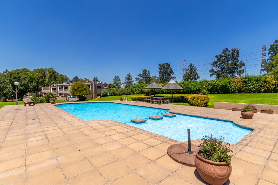 2 Bedroom Property for Sale in Rivierra Villas Gauteng