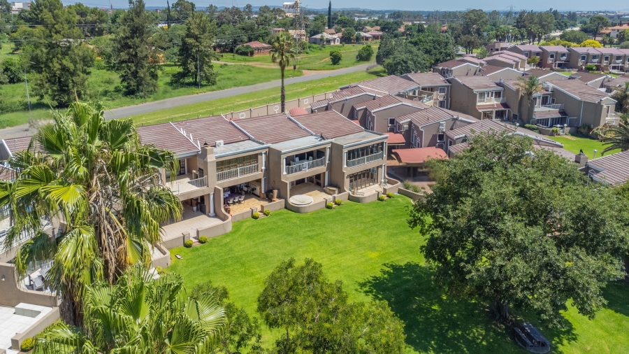2 Bedroom Property for Sale in Rivierra Villas Gauteng