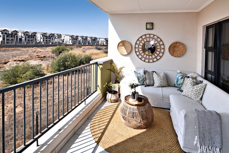 To Let 2 Bedroom Property for Rent in Waterfall Gauteng