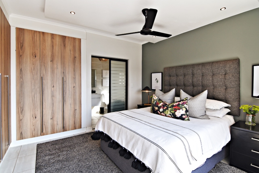 To Let 2 Bedroom Property for Rent in Waterfall Gauteng
