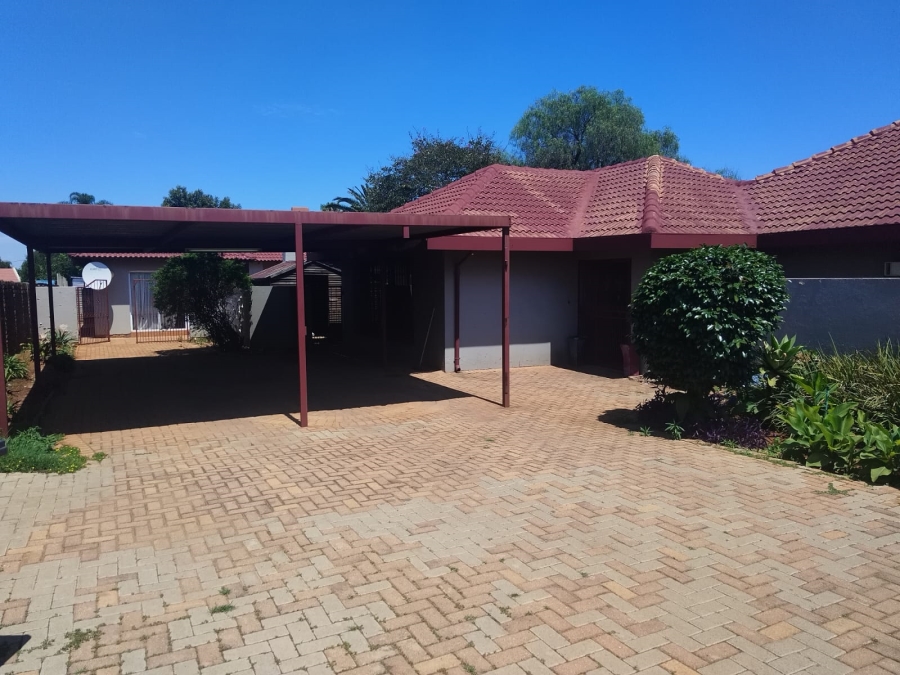 3 Bedroom Property for Sale in Birch Acres Gauteng