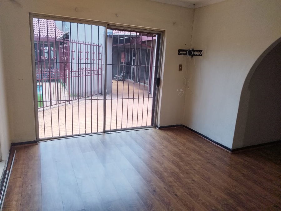 3 Bedroom Property for Sale in Birch Acres Gauteng