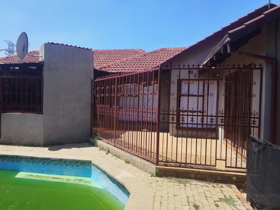 3 Bedroom Property for Sale in Birch Acres Gauteng
