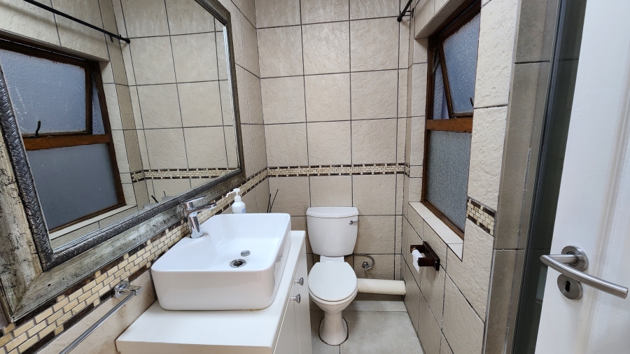 2 Bedroom Property for Sale in Glenvista Gauteng