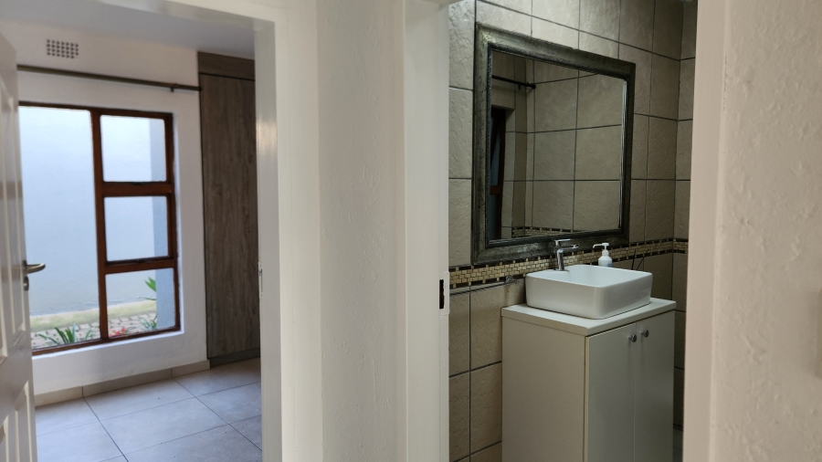 2 Bedroom Property for Sale in Glenvista Gauteng