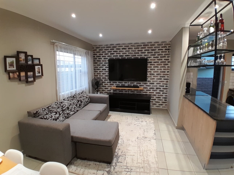 3 Bedroom Property for Sale in Lotus Gardens Gauteng