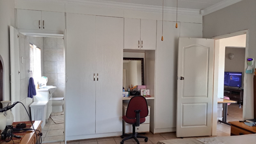 3 Bedroom Property for Sale in Annlin Gauteng