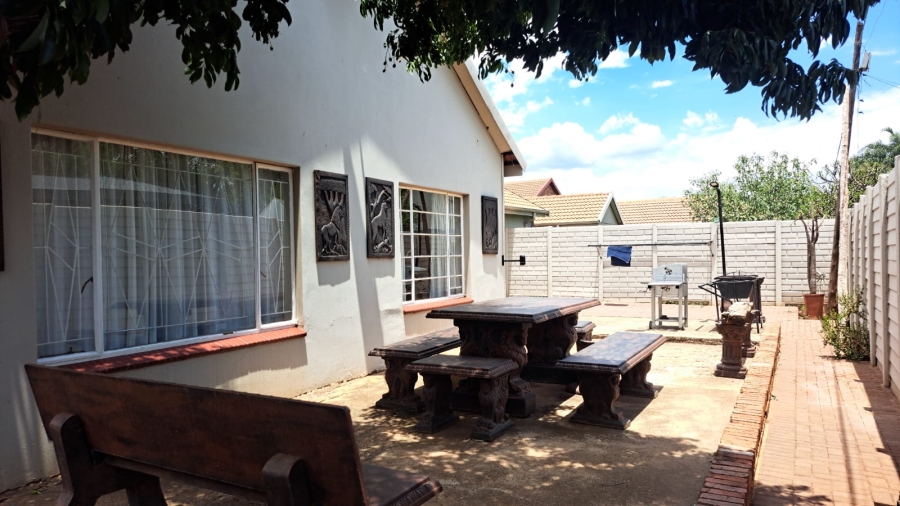 3 Bedroom Property for Sale in Annlin Gauteng