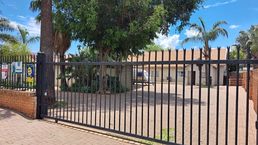 3 Bedroom Property for Sale in Annlin Gauteng