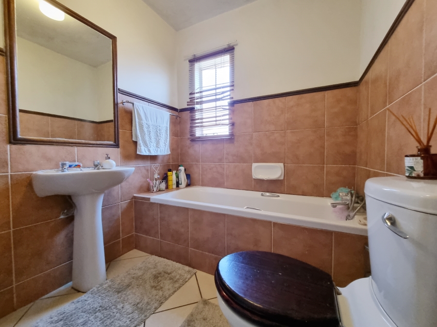 2 Bedroom Property for Sale in Eco Park Gauteng