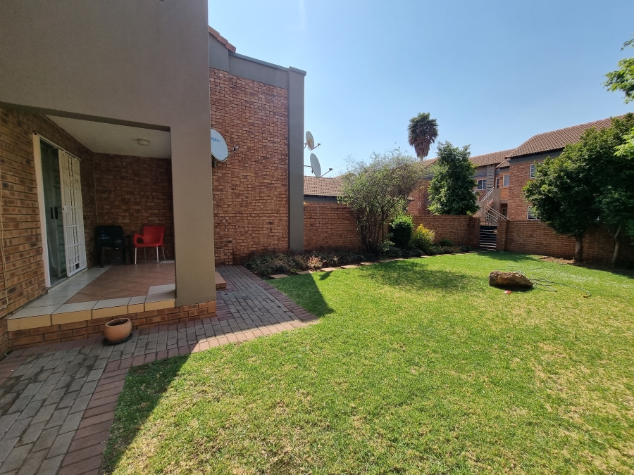 2 Bedroom Property for Sale in Eco Park Gauteng