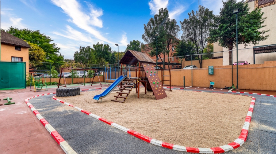 2 Bedroom Property for Sale in Douglasdale Gauteng