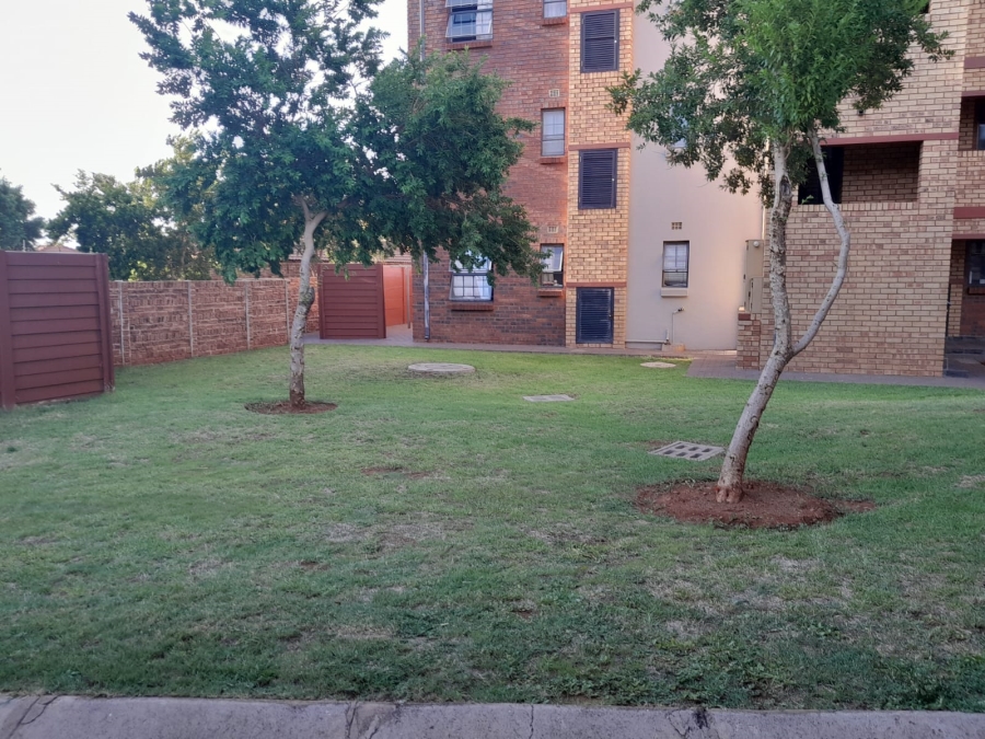 2 Bedroom Property for Sale in Montana Tuine Gauteng