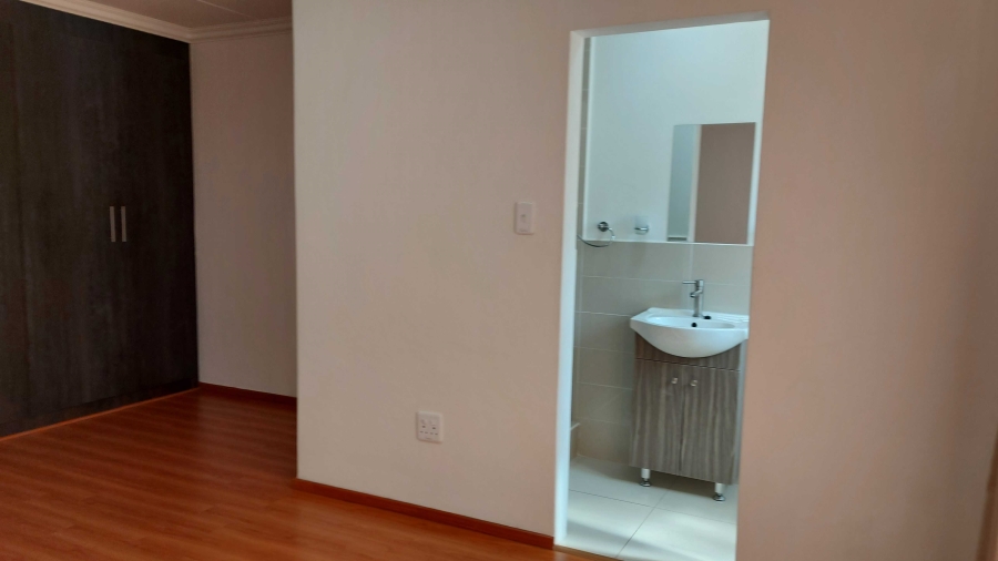 2 Bedroom Property for Sale in Fairlead Gauteng
