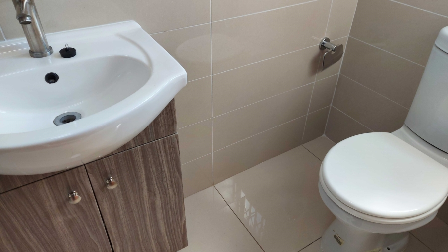 2 Bedroom Property for Sale in Fairlead Gauteng