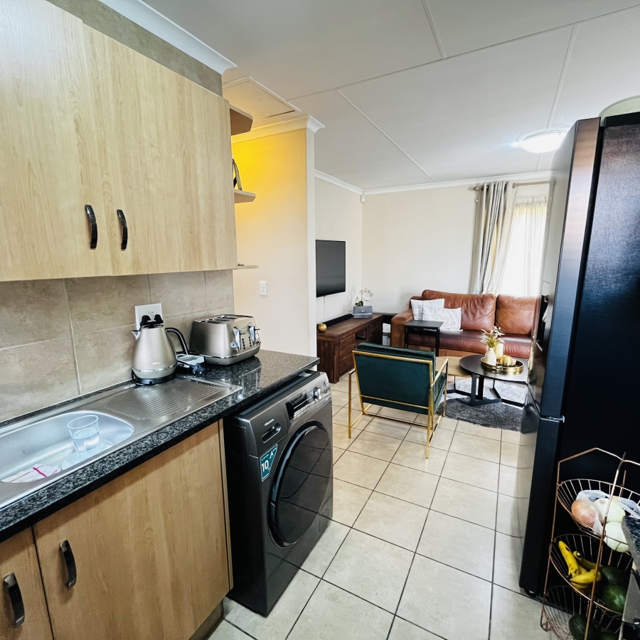 2 Bedroom Property for Sale in Olievenhoutbosch Gauteng