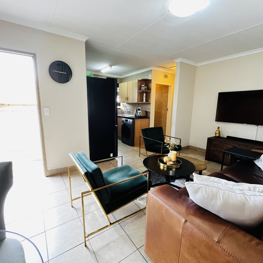 2 Bedroom Property for Sale in Olievenhoutbosch Gauteng