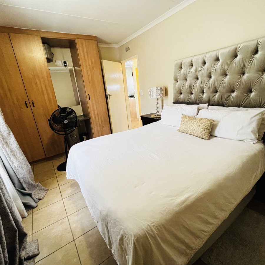 2 Bedroom Property for Sale in Olievenhoutbosch Gauteng