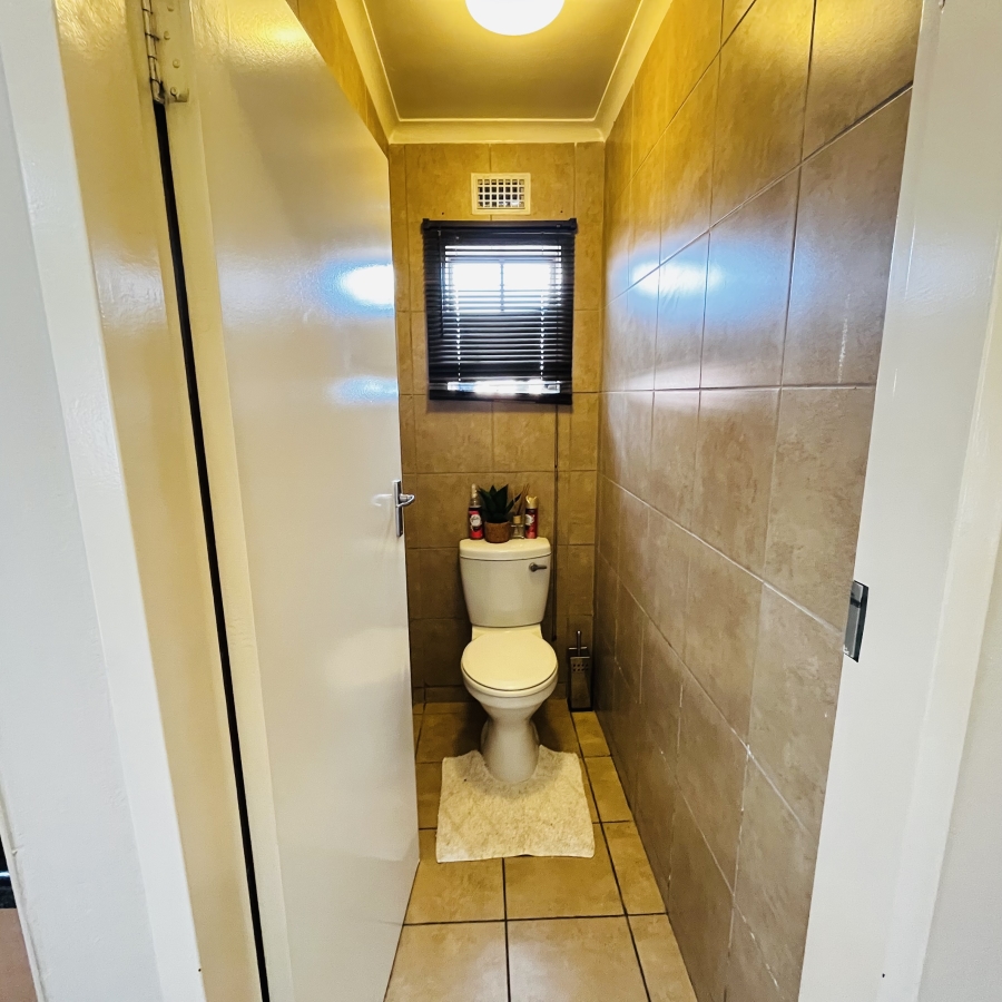 2 Bedroom Property for Sale in Olievenhoutbosch Gauteng