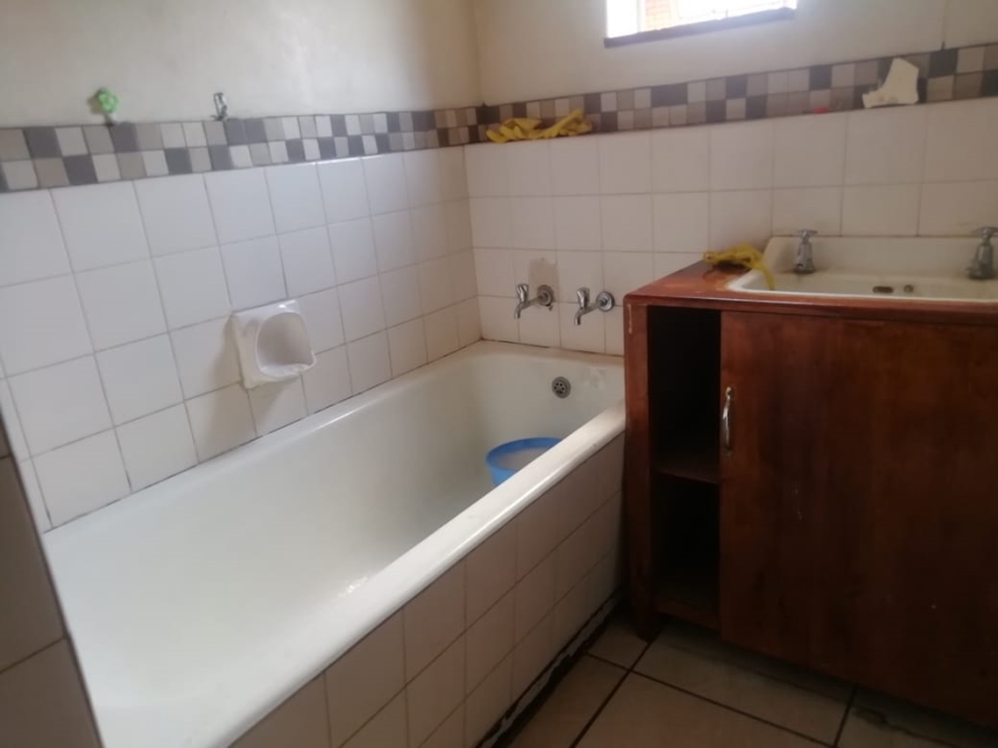 2 Bedroom Property for Sale in Pretoria Central Gauteng