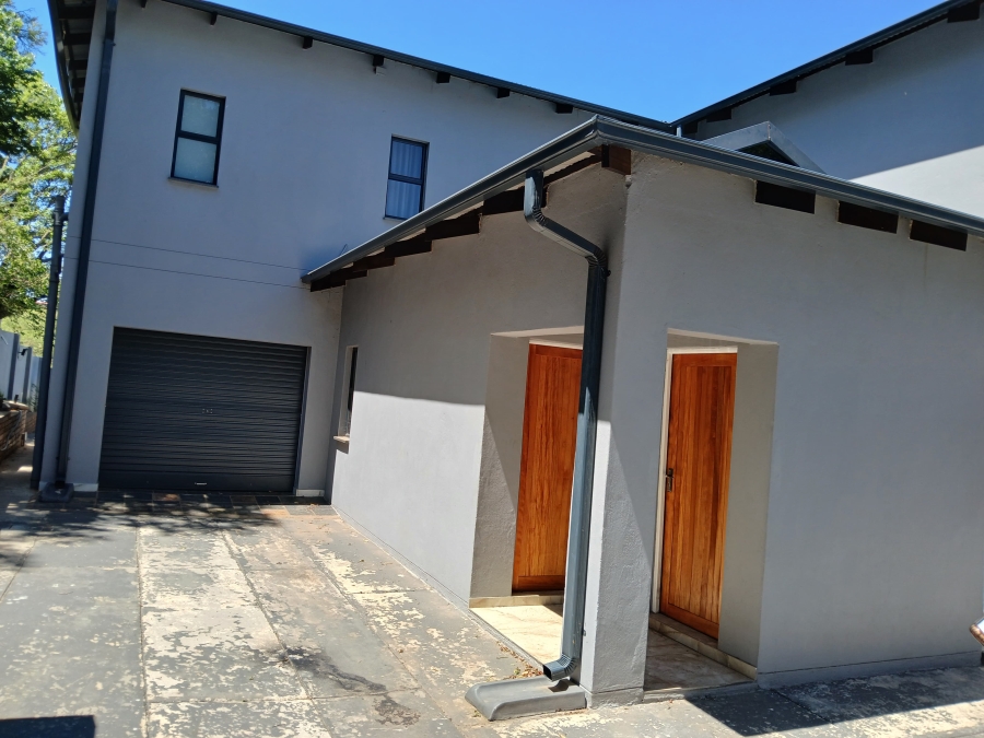 5 Bedroom Property for Sale in Val de Grace Gauteng