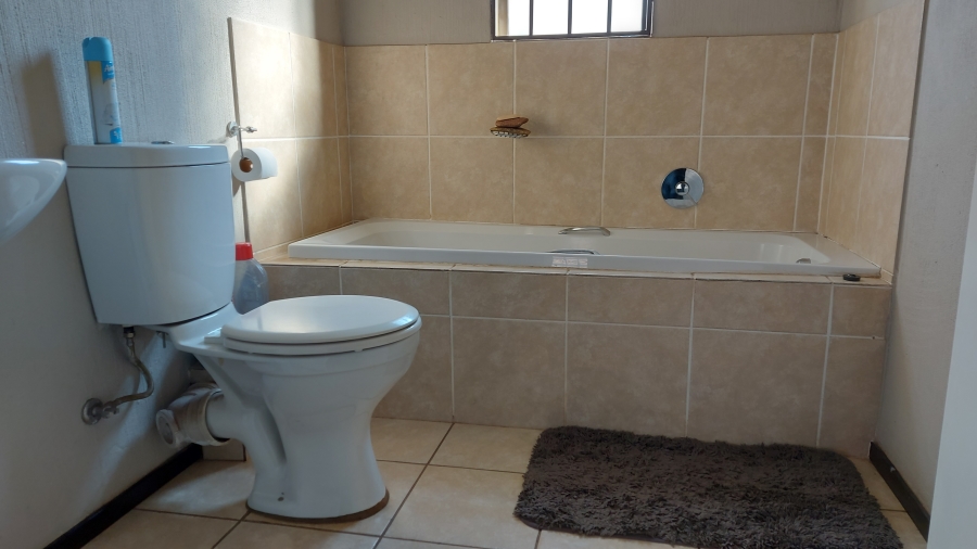 3 Bedroom Property for Sale in Crystal Park Gauteng