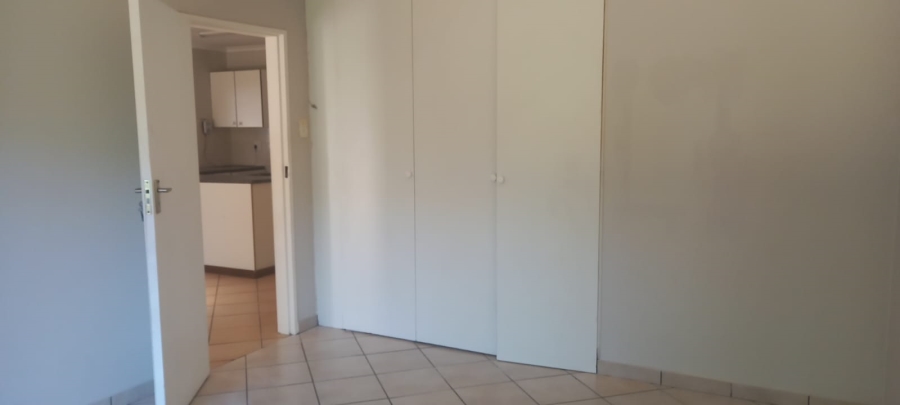 To Let 2 Bedroom Property for Rent in Fontainebleau Gauteng