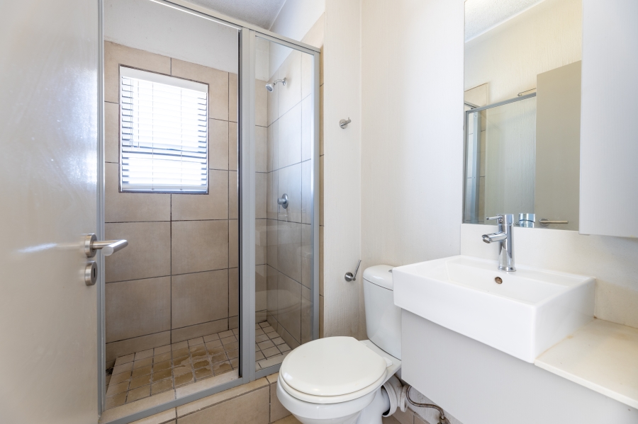 2 Bedroom Property for Sale in Broadacres Gauteng