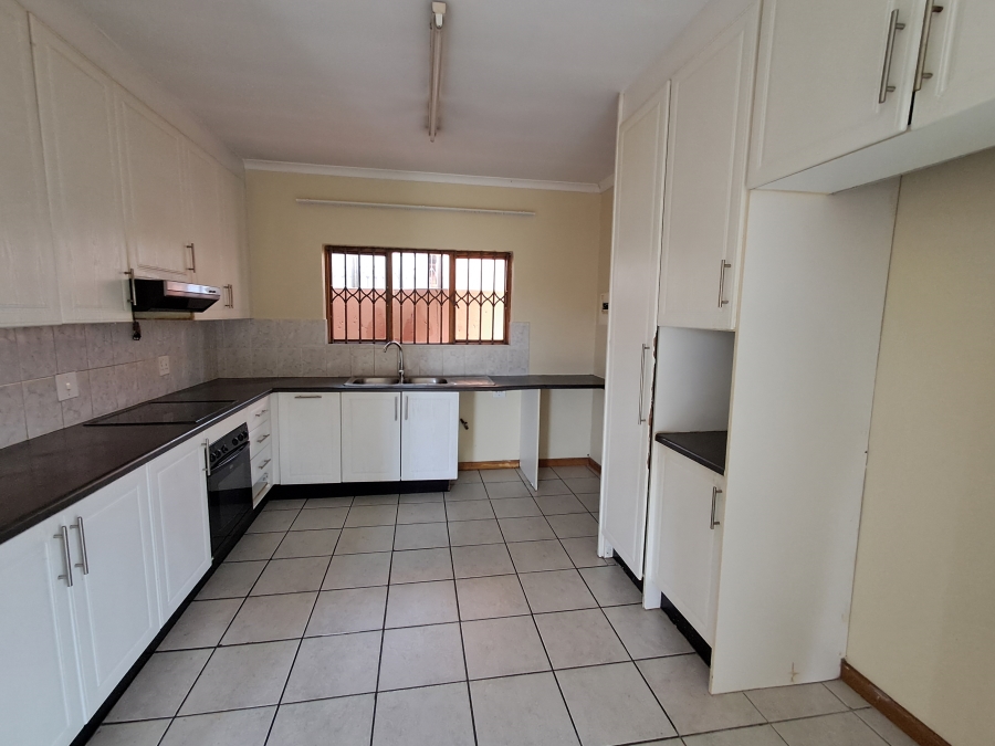 To Let 3 Bedroom Property for Rent in Noordwyk Gauteng