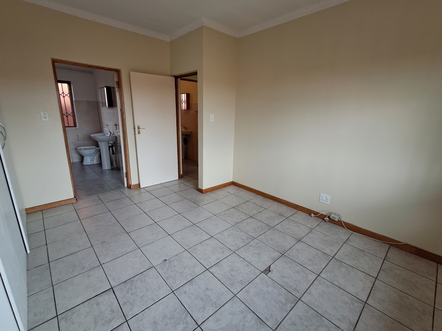 To Let 3 Bedroom Property for Rent in Noordwyk Gauteng