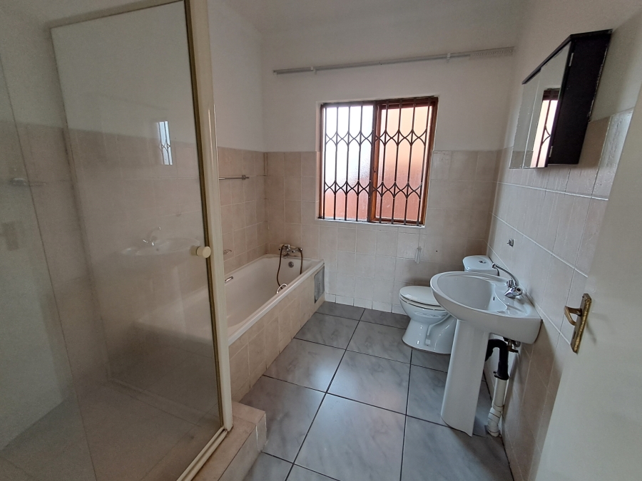 To Let 3 Bedroom Property for Rent in Noordwyk Gauteng