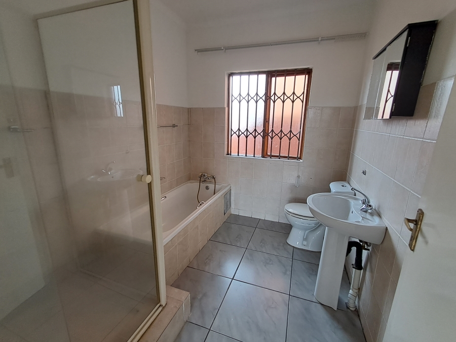 To Let 3 Bedroom Property for Rent in Noordwyk Gauteng