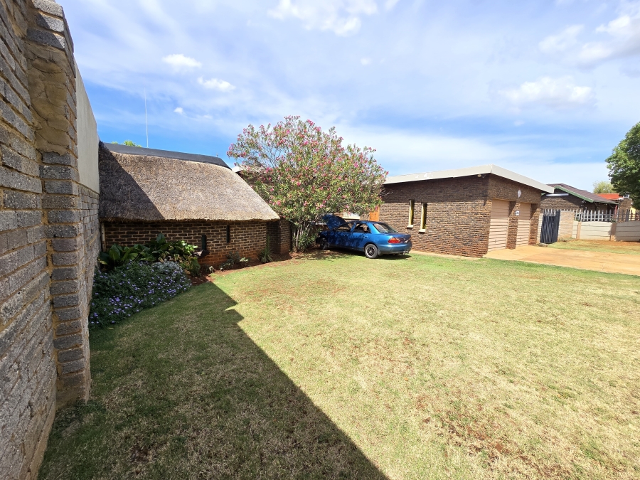 3 Bedroom Property for Sale in Carletonville Central Gauteng