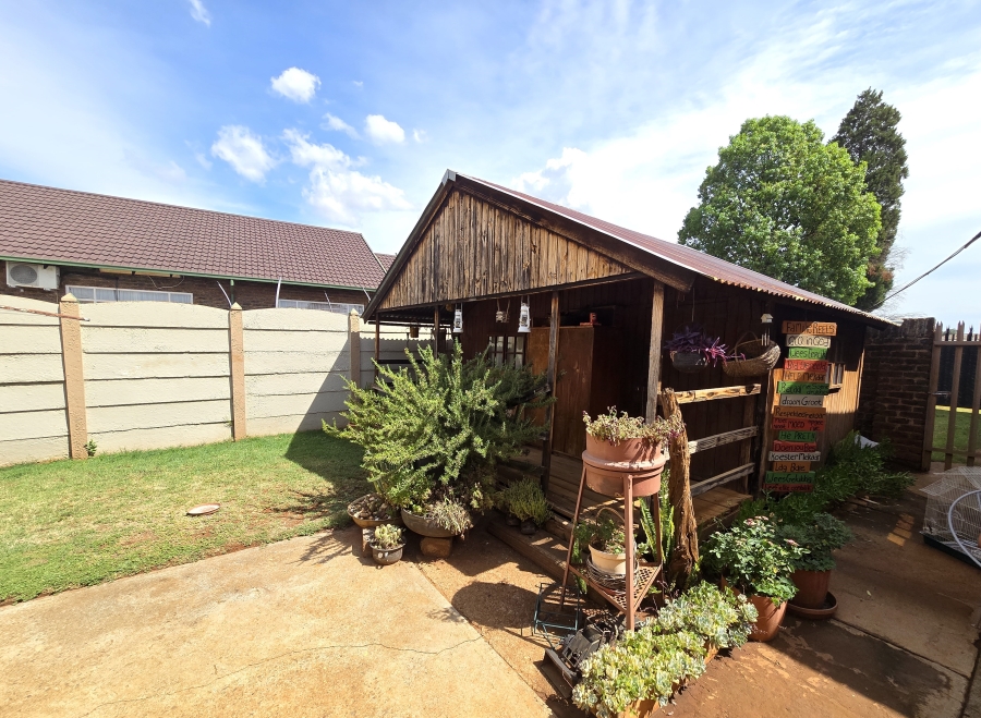 3 Bedroom Property for Sale in Carletonville Central Gauteng