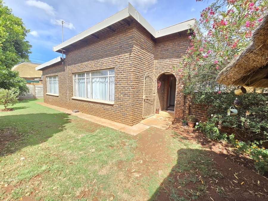 3 Bedroom Property for Sale in Carletonville Central Gauteng