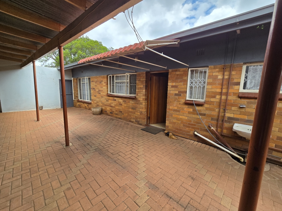 4 Bedroom Property for Sale in Oberholzer Gauteng
