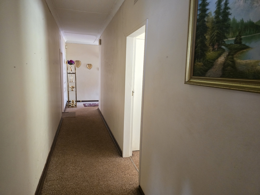4 Bedroom Property for Sale in Oberholzer Gauteng
