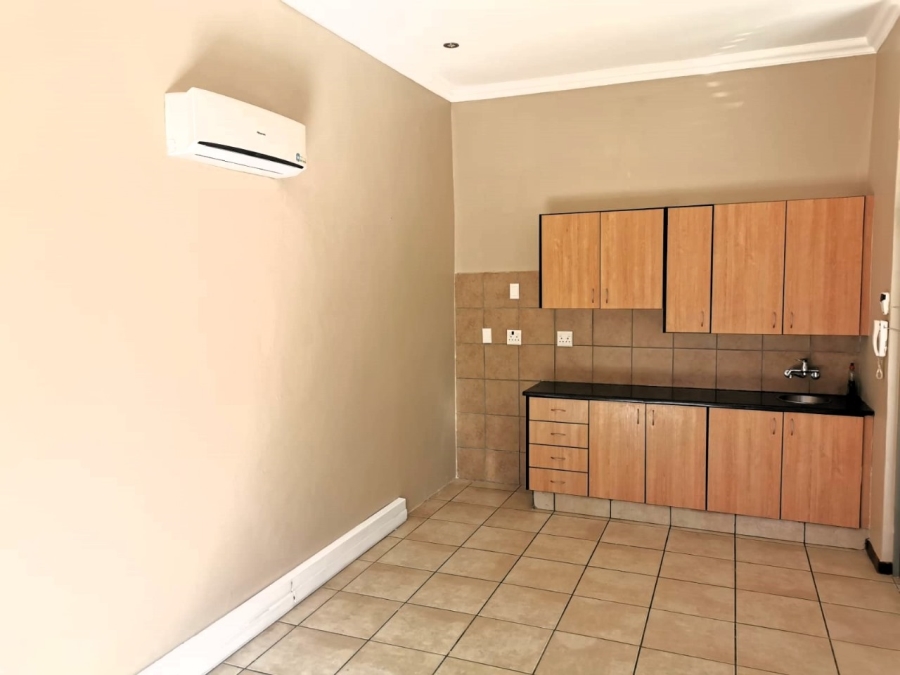 Commercial Property for Sale in Eldoraigne Gauteng