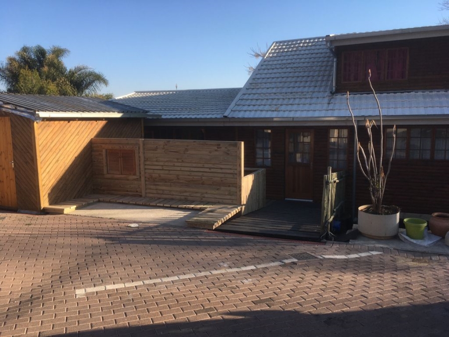 To Let 2 Bedroom Property for Rent in Mondeor Gauteng